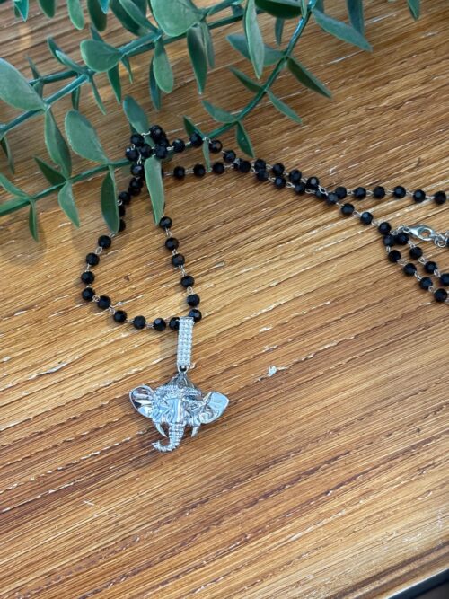 Alternative view of SİYAH BONCUKLU TAŞLI GÜMÜŞ FİL KÜPE