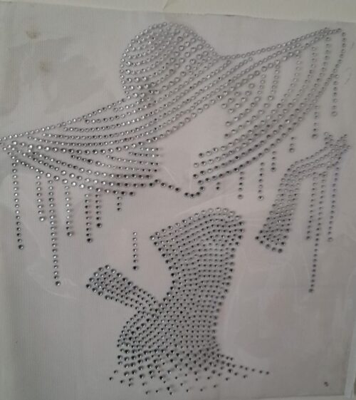 TAŞLI ÜTÜ İLE TRANSFER-ŞAPKALI KADIN